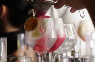 Schön: Cocktail-Workshop in einer außergewöhnlichen Bar