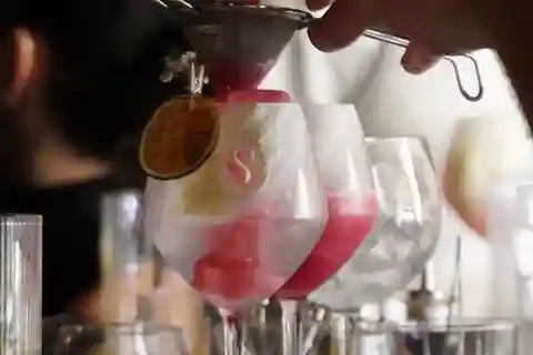 Nizza: Workshop sui cocktail in un bar d'eccezione