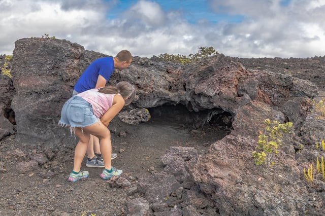 Kailua-Kona: Volcanoes, Lava Tube, and Black-Sand Beach Tour