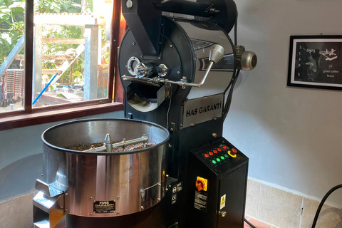 Siem Reap: Feel Good Evening Walking Tour Classic cultural walk through Wat Bo.