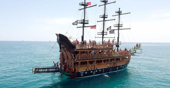 Marmaris Boat Tour with Unlimited Drinks & BBQ Lunch
