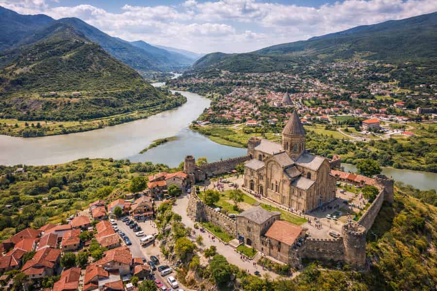 Ab Tiflis: Halbtagestour, Mzcheta, Jvari & Samtavro. Foto: GetYourGuide