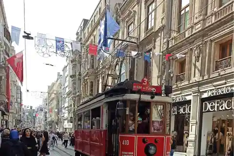 Full-Day Istanbul Tour with Transfer and Lunch Included