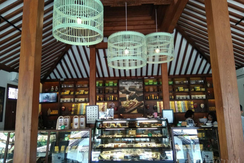 Yogyakarta: Make Your Own Chocolate Monggo and Pottery