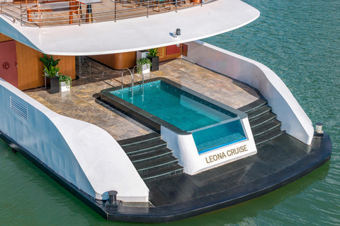 Depuis le port : la meilleure excursion dans la baie d&#039;Along sur le bateau de croisière 5 étoiles LeonaDepuis le port : la meilleure excursion dans la baie d&#039;Along sur le Leona