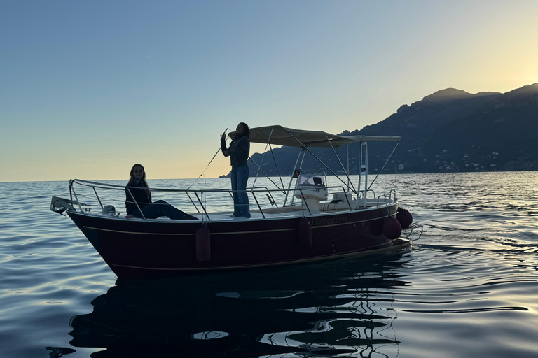 Private Amalfi Coast Boat Tour by boat with Aperitif & snack Private Amalfi Coast Boat Tour by Gozzo with Skipper & Drink