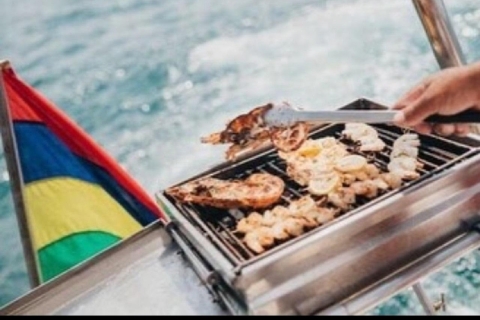 Croisière en catamaran sur l'île aux Cerfs avec prise en charge et retour et déjeuner