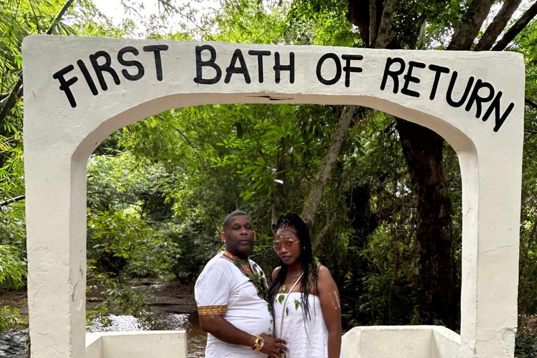 Assin Manso Ancestral Slave River Park och capecoast slott