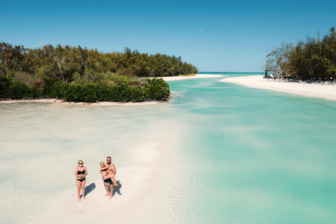 Búzios: Sightseeing Tour of Cabo Frio with Boat, Beaches, and Historic Center Búzios: Sightseeing Tour to Cabo Frio with Boat, Beaches and Historic Center