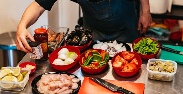 Madrid: Paella and Sangria Workshop in the City Center photo 7