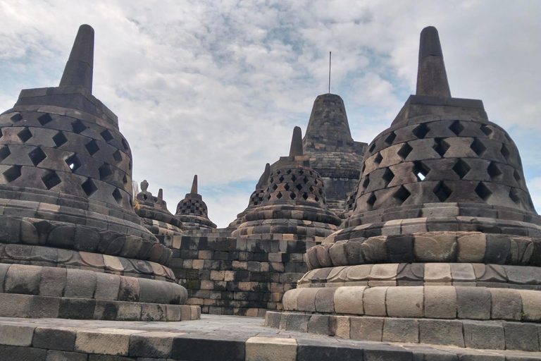 Von Jakarta oder Bali: Bandung, Yogyakarta, Bromo &amp; Ijen TourStart in Jakarta, Abfahrt in Bali