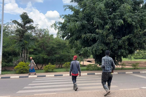 Kampala/Entebbe/Jinja: Guided Morning, Evening Jog or Walk