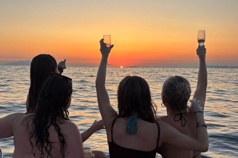 Sorrento: Private Sunset Cruise