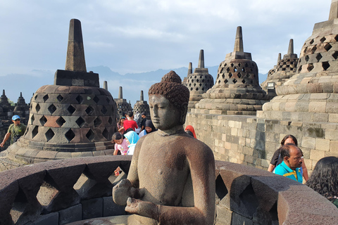 Yogyakarta: escursione di 2 giorni alla grotta di Jomblang, Borobudur e Prambanan2 giorni di tour della grotta di Yogyakarta Borobudur Prambanan Jomblang