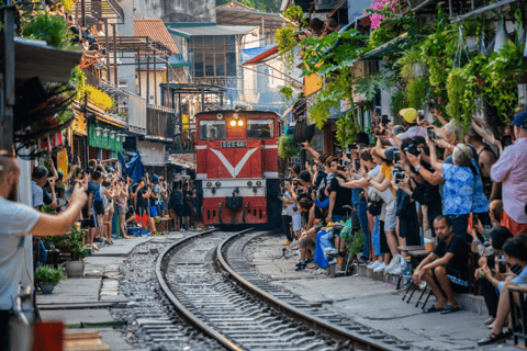 Hanoi’s French Quarter Tour and Train StreetPrivate Tour