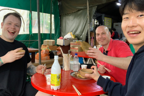 Busan: Caminhadas e degustação de vinho de arroz na vila escondida