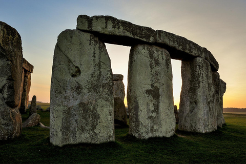 Desde Oxford: Excursión de un día a Stonehenge y Bath con termas romanas