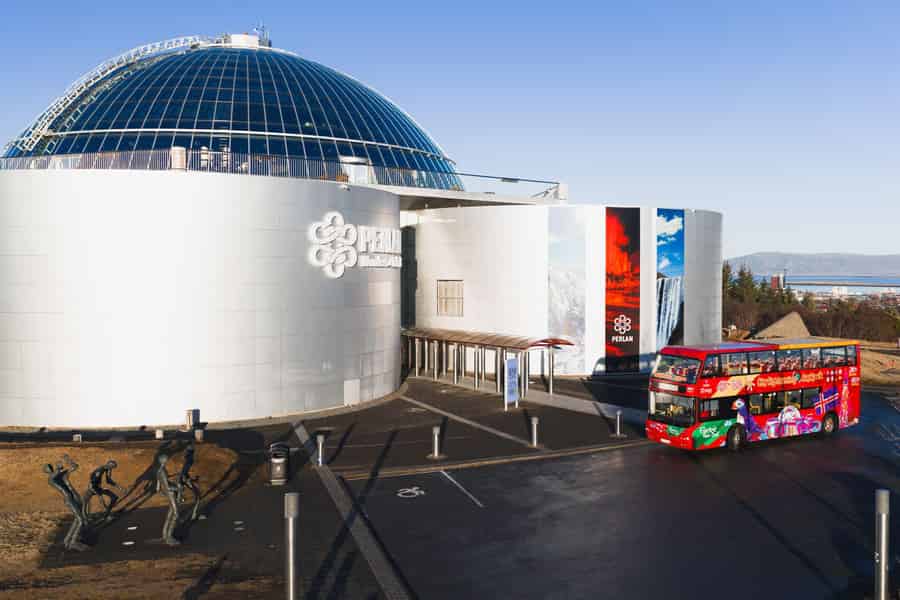 Reykjavík: Hop-On-Hop-Off-Bus und Eintrittskarte für das Perlan-Museum. Foto: GetYourGuide