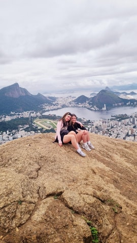 Two Brothers Hike Tour in Vidigal