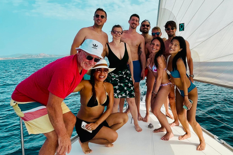 Maddalena Archipelago: Island-Hopping Sailing Tour and Lunch 14 m Standard Yacht departure from Palau