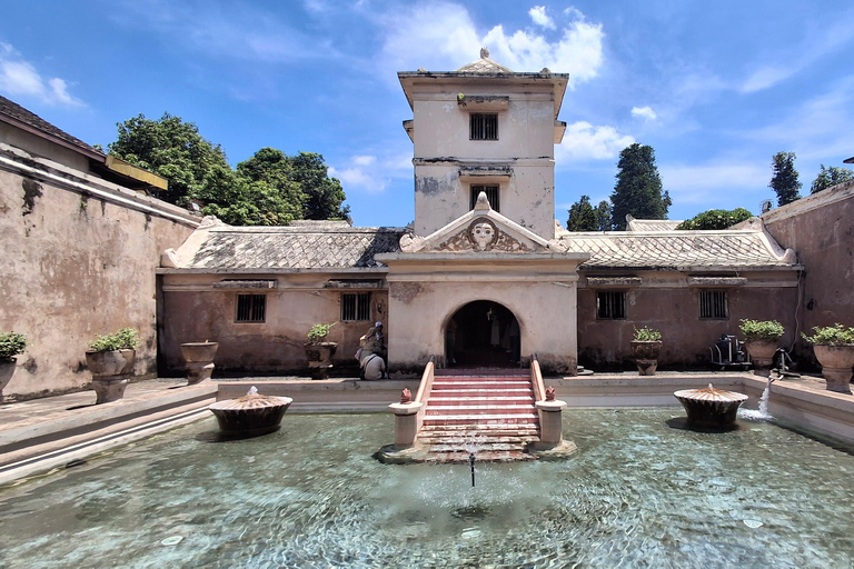 Yogyakarta: Palace &amp; Tamansari with unique transportation