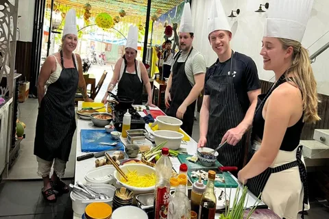 Clase de cocina auténtica en Hoi An con un chef profesional en grupo reducido