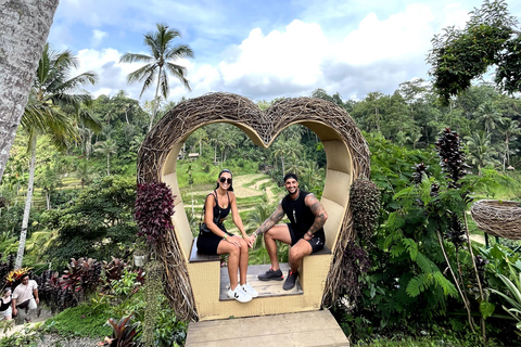 Entdecke die versteckten Juwelen der Wasserfälle in UbudPrivate Gruppe mit englischsprachigem Guide Tour