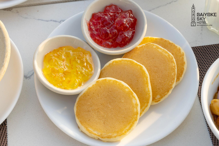 Bangkok: Baiyoke Sky Buffet Breakfast on 81st Floor Balcony