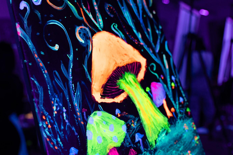 Neonfarben und Wein in WarschauNeonfarbe und Wein in Warschau