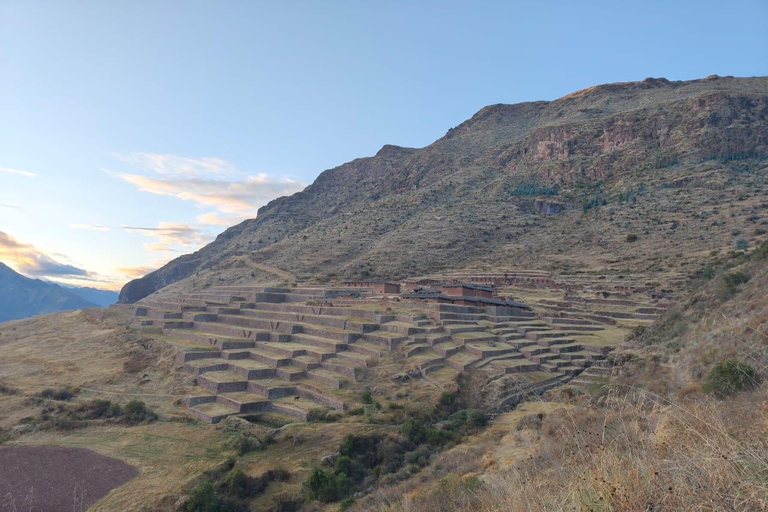 Flavor and Culture in Parcarhuasi: Ancestral Textiles and Pachamanca Banquet