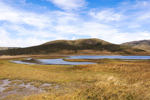 De Quito: Aventura de dia inteiro em Quito-Cotopaxi-QuilotoaQuito-Cotopaxi-Quilotoa: aventura de dia inteiro 3 lugares