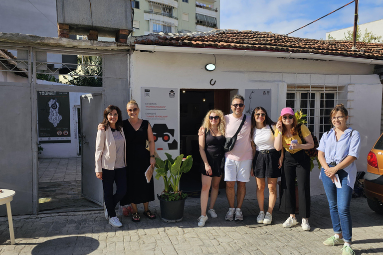 Durrës: Biljett till utställningen Peeping Tourist