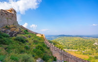 Tour del giorno privato a Kumbhalgarh Fort & Ranakpur Jain Temple - Housity
