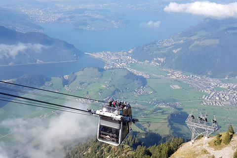 Majesté en plein air : L&#039;expérience du cabriolet StanserhornLa majesté du plein air : L&#039;expérience du cabriolet Stanserhorn