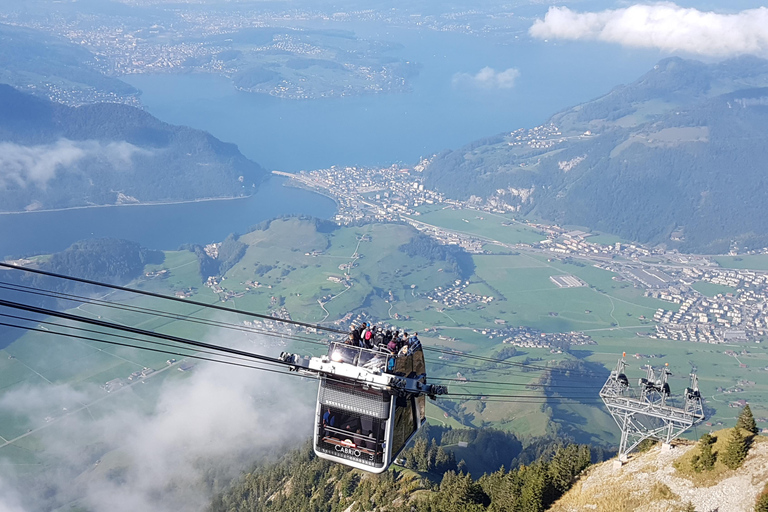 Majesté en plein air : L&#039;expérience du cabriolet StanserhornLa majesté du plein air : L&#039;expérience du cabriolet Stanserhorn