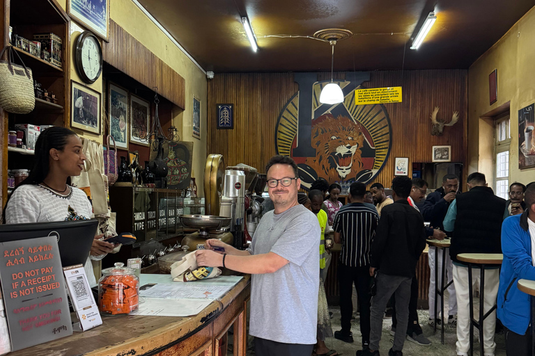 Addis Abeba: Töpferwaren, Markt und Kaffee-Tour mit MittagessenAddis Abeba: Töpfer-, Markt- und Kaffeetour mit Mittagessen