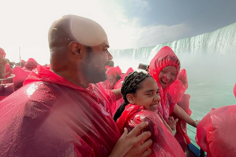 加拿大尼亚加拉瀑布：精华游+乘船巡游加拿大尼亚加拉瀑布之旅：瀑布后方探秘与乘船游览