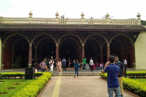 Bangalore: Tipu Sultan’s Palace Guided Heritage Tour
