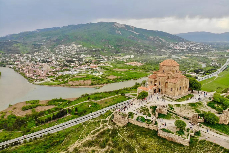 From Tbilisi to Kutaisi: Private Transfer with Hotel Pickup