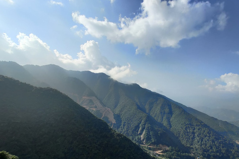 Hög bergsvandring och linbanefärd i Kathmandu ChandragiriHögsta bergsvandring och linbana i Kathmandu Chandragiri