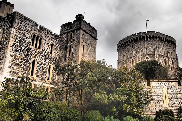 Windsor Castle: Kings, Knights & Royal Love Tour wtih Ticket
