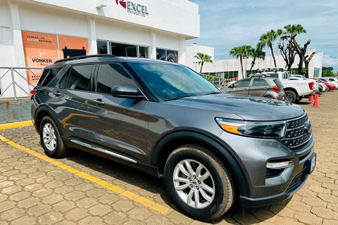 Lima: Private Airport Transfer in Luxury SUV