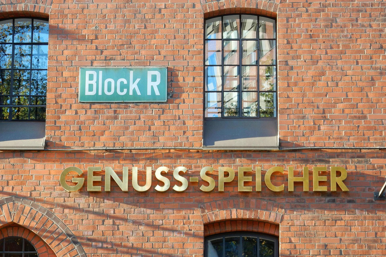 Hamburg: Speicherstadt, Elbphilharmonie Plaza & Boat Cruise