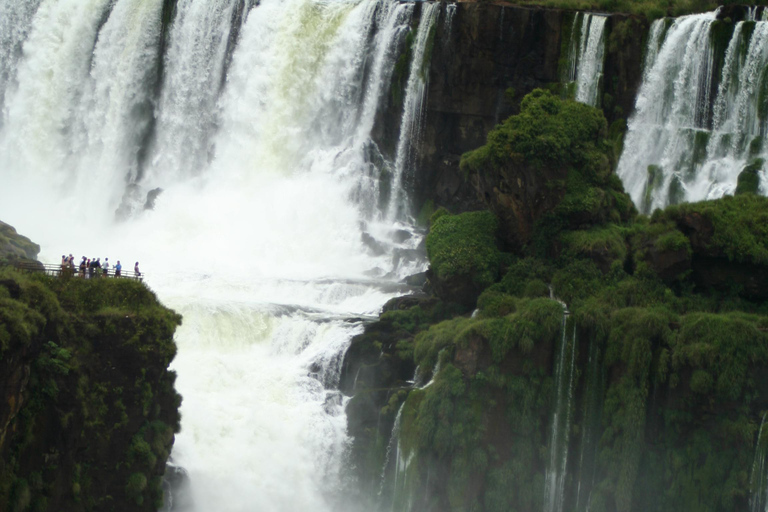 Odkrywanie wodospadów Iguazu w Argentynie