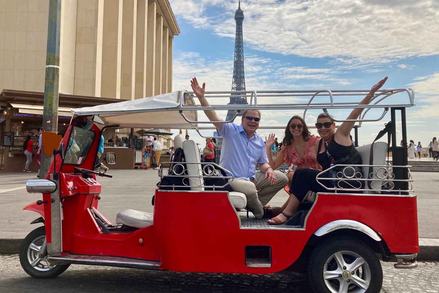 Париж: Экскурсия на тук-туке по знаковым местам