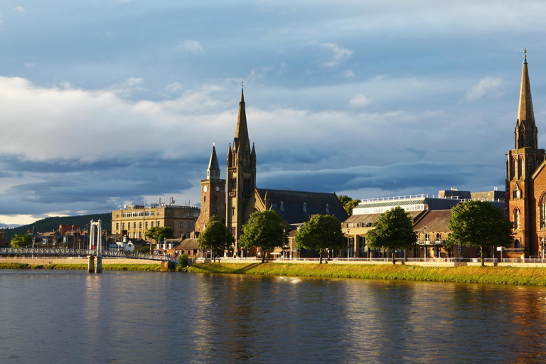 Huellas Familiares de Inverness: Historia y Mercados