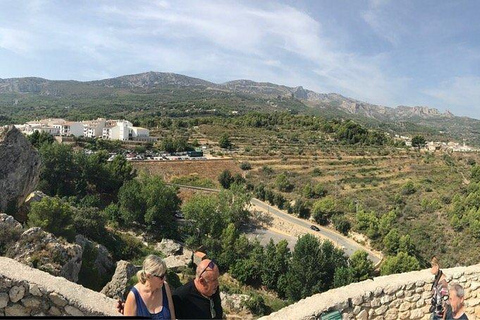 Desde Alicante, Benidorm Campello: al castillo de Guadalest