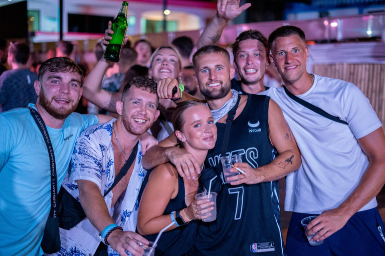 Ao Nang: Bar Crawl met gids, shotjes en een T-shirt