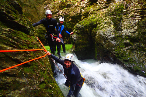 Der Bleder See: Bohinjer Tal Canyoning Tour mit FotosDer Bleder See: Canyoning im Bohinjer Tal