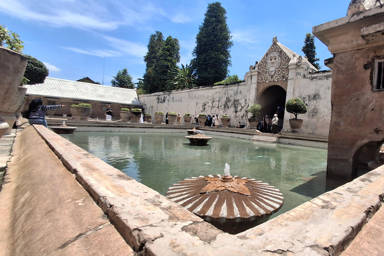 Yogyakarta: Palace &amp; Tamansari with unique transportation